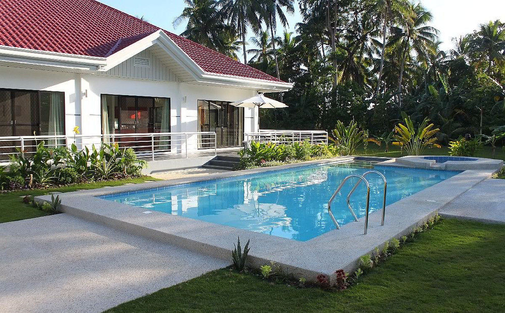 Bohol White House Bed & Breakfast Lila