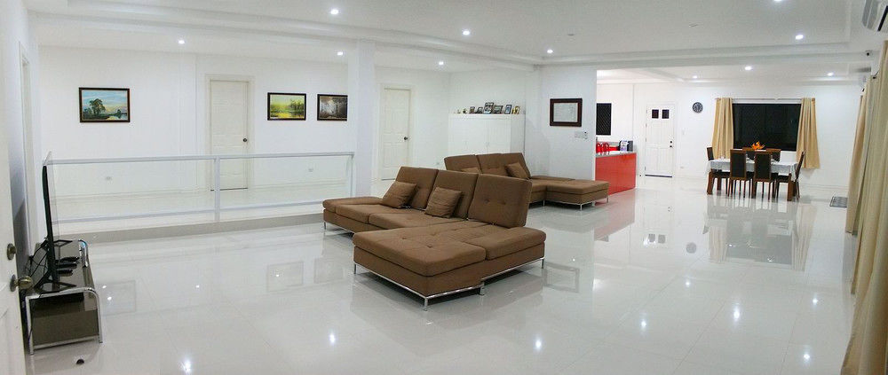 Bohol White House Bed & Breakfast