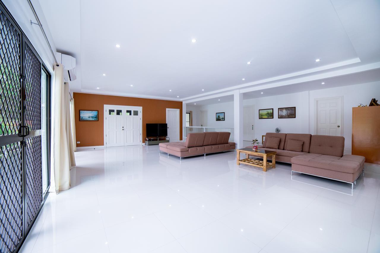 Bohol White House Bed & Breakfast